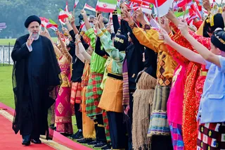 تصاویر  استقبال رسمی جوکو ویدودو از دکتر رئیسی در کاخ ریاست جمهوری