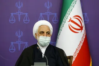 دادگستری ضمن همکاری با ستاد کرونا و اجرای مصوبات مربوط به دورکاری کارکنان اجازه ندهد کار مردم بر زمین بماند و در رسیدگی به پرونده‌ها وقفه به وجود آید