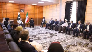 تصاویر  دیدار نخست وزیر پاکستان با دکتر رئیسی