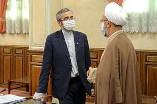 مسئولان و دولتمردان وظیفه دارند در شب عید با رفع دغدغه‌های جامعه، دسترسی مردم به کالاهای مورد نظرشان را تسهیل کنند/ نباید وضعیت به گونه ای باشد که دلالان عرصه را برای مردم، تولیدکنندگان و توزیع کنندگان تنگ کنند