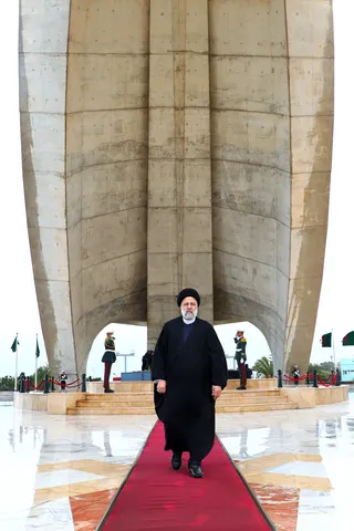 ادای احترام به شهدای انقلاب الجزایر
