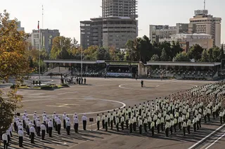 اقتدار با خشونت و نرمی و مهربانی با ضعف نشان دادن متفاوت است/ پلیس مردمی و مقتدر که با روش‌های قانونمند با قانون شکنان مقابله می‌کند مورد حمایت دستگاه قضایی است/ باید مقتدرانه مقابل سارقان سابقه دار، قاچاقچیان و اشرار ایستاد