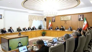 دکتر رئیسی: روحیه جهادی و خستگی‌ناپذیر شهید سلیمانی برای مدیران دستگاه‌های اجرایی الگو و الهام‌بخش است/ همه مسئولان «مردم» را به عنوان محور همه تصمیمات و اقدامات خود ببیند/ گزارش رئیس سازمان برنامه و بودجه از آمار رشد اشتغالزایی و کاهش نرخ بیکاری در