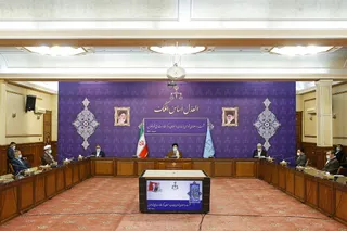 «ترور» و «تحریم» دو لبه یک قیچی هستند که دشمنان برای توقف ملت ایران در دست گرفته‌اند/ «طراحان و حامیان» ترور همان‌هایی هستند که اول «تحریم» می‌کنند و سپس با کراوات پای میز «مذاکره» آمده و همزمان در خیابان با اسلحه آدم می‌کشند
