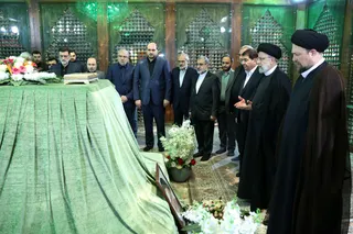تصاویر تجدید میثاق رئیس جمهور و اعضای هیئت دولت با آرمان‌های امام راحل و شهدای انقلاب اسلامی