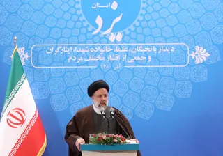 تصاویر دیدار رئیس جمهور با نخبگان ، علماء ، خانواده شهدا ، ایثارگران و جمعی از اقشار مختلف مردم