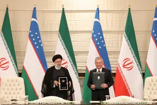 تصاویر امضای ۱۷ سند همکاری و یک بیانیه مشترک میان مقامات ایران و ازبکستان