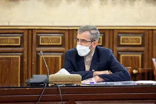 اگر آنقدر که جلسه گذاشتند تا چگونه از غرب کمک بگیرند، برای رونق تولید جلسه می‌گذاشتند، گره‌های بزرگی در کشور باز شده بود