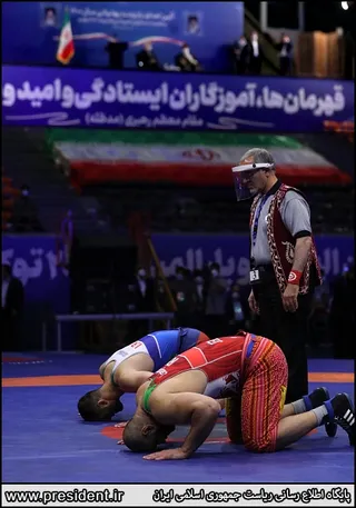 تصاویر آئین اهدای بازوبند پهلوانی سال ۱۴۰۰