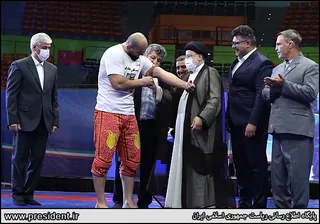 تصاویر آئین اهدای بازوبند پهلوانی سال ۱۴۰۰