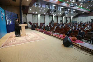 تصاویر دیدار رئیس جمهور با نخبگان ، علماء ، خانواده شهدا ، ایثارگران و جمعی از اقشار مختلف مردم