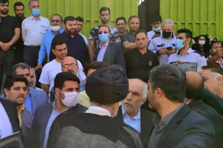 تصاویر حضور رئیس جمهور در مراکز توزیع و فروش کالاهای اساسی در تهران