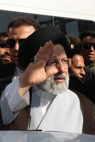 تصاویر زیارت گلزار شهدای کرمان و مزار حاج قاسم سلیمانی