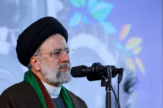 تصاویر جشن احیا ۷۶ واحد صنعتی در استان یزد و بازدید از کارخانه احیا شده رادیاتورسازی