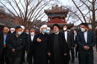 تصاویر اقامه نماز جماعت و سخنرانی در مسجد تاریخی «دونگ سی» پکن