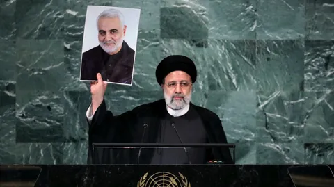 تصاویر سخنرانی رئیس جمهور در هفتاد و هفتمین نشست مجمع عمومی سازمان ملل