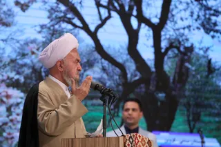 تصاویر دیدار با نخبگان ، علماء ، خانواده شهدا ، ایثارگران و جمعی از اقشار مختلف مردم
