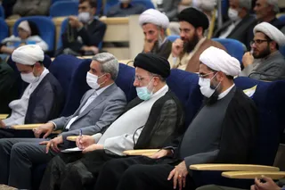 تصاویر دیدار با خانواده شهدا ، ایثارگران و نخبگان استان همدان
