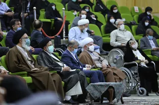 تصاویر دیدار رئیس جمهور با نخبگان ، علماء ، خانواده شهدا ، ایثارگران و جمعی از اقشار مختلف مردم