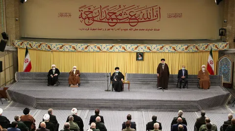 تصاویر دیدار مسئولان نظام و سفرای کشورهای اسلامی با رهبر معظم انقلاب