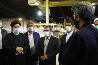 بازدید حجت‌الاسلام والمسلمین رئیسی از کارخانه صنایع غذایی کیوان