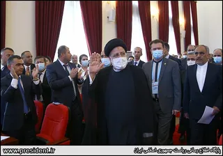 تصاویر اعطای مدرک دکترای افتخاری به رئیس جمهور و سخنرانی در دانشگاه ملی تاجیکستان