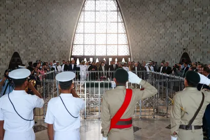 حضور در آرامگاه محمدعلی جناح رهبر استقلال پاکستان
