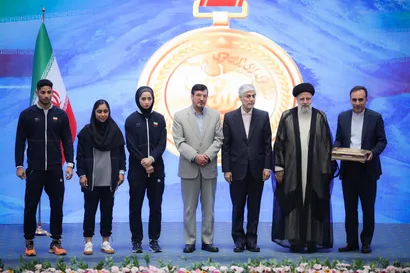 آیین تجلیل از قهرمانان و مدال آوران