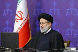 مکتب شهید سلیمانی در امتداد مکتب امام خمینی (ره) و عاشوراییان است/ مردان و زنانی که می‌خواهند در جامعه تحول آفرین باشند، باید در پرتو بندگی خداوند متعال دارای ظرفیت شوند