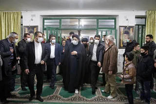 اقامه نماز رئیس قوه قضاییه در مسجدالنبی (ع) شهرک انقلاب شاهرود و دیدار چهره به چهره با نمازگزاران این مسجد