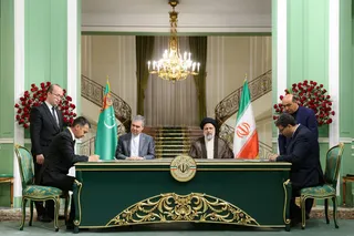 تصاویر  امضای اسناد همکاری میان تهران و عشق‌آباد و مصاحبه مطبوعاتی رئیس جمهور و رئیس شورای مصلحت خلق ترکمنستان