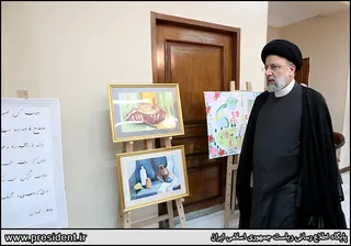 تصاویر بازدید دکتر رئیسی از مرکز فرهنگی ایران