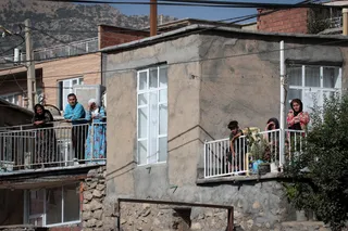 تصاویر بازدید دکتر رئیسی از روستای قلعه جی کردستان