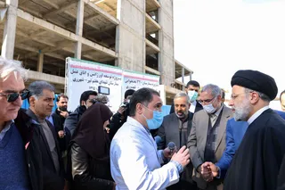 تصاویر بازدید رئیس جمهور از پروژه بیمارستان در حال احداث شهدای هفتم تیر شهر ری