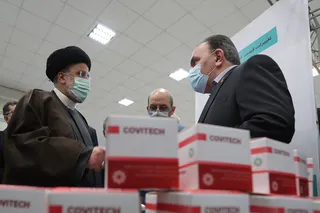 تصاویر بازدید رئیس جمهور از نمایشگاه دستاوردهای فناورانه دانشگاه صنعتی شریف