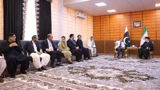 تصاویر  دیدار نخست وزیر پاکستان با دکتر رئیسی