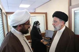 تصاویر حضور در مرکز ارتباطات مردمی ریاست جمهوری