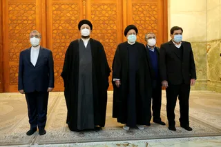 تصاویر تجدید میثاق آیت الله رئیسی و اعضای هیأت دولت با آرمان‌های امام راحل و شهدای انقلاب اسلامی