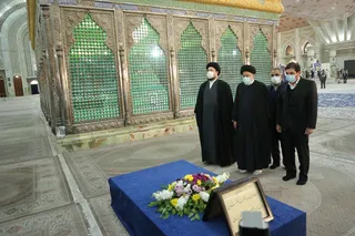 تصاویر تجدید میثاق آیت الله رئیسی و اعضای هیأت دولت با آرمان‌های امام راحل و شهدای انقلاب اسلامی