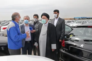 تصاویر بازدید از انبار و خط تولید ایران خودرو