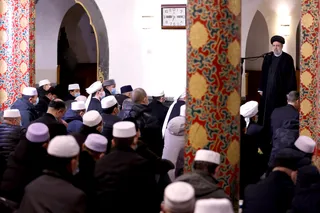 تصاویر اقامه نماز جماعت و سخنرانی در مسجد تاریخی «دونگ سی» پکن