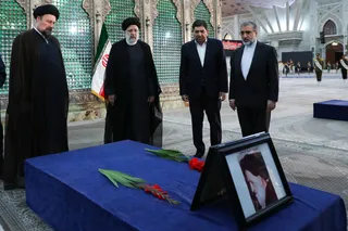 تصاویر تجدید میثاق رئیس جمهور و اعضای هیئت دولت با آرمان‌های امام راحل و شهدای انقلاب اسلامی