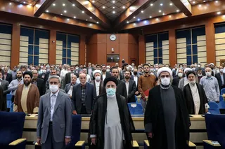 تصاویر دیدار با خانواده شهدا ، ایثارگران و نخبگان استان همدان