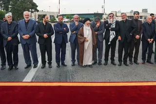 استقبال از پیکر رئیس جمهور شهید و همراهان در فرودگاه مهرآباد