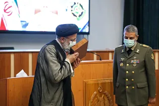 ویژگی ارتش ما این است که ارتش ولایی است؛ این ارتش مردم را باور دارد و مردم هم به ارتش اعتماد دارند