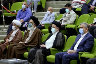 تصاویر دیدار رئیس جمهور با نخبگان ، علماء ، خانواده شهدا ، ایثارگران و جمعی از اقشار مختلف مردم