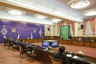«ترور» و «تحریم» دو لبه یک قیچی هستند که دشمنان برای توقف ملت ایران در دست گرفته‌اند/ «طراحان و حامیان» ترور همان‌هایی هستند که اول «تحریم» می‌کنند و سپس با کراوات پای میز «مذاکره» آمده و همزمان در خیابان با اسلحه آدم می‌کشند