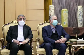 تصاویر بازگشت رییس جمهور از سفر قطر