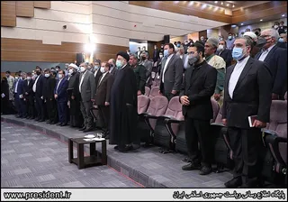 تصاویر دیدار رئیس جمهور با نخبگان ، علماء ، خانواده شهدا ، ایثارگران و جمعی از اقشار مختلف مردم کهکیلویه وبویراحمد