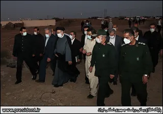 حضور و گفتگوی رئیس جمهور با حاشیه نشینان شهر چابهار